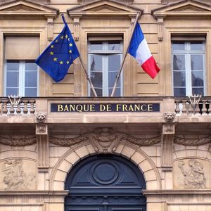 La Banque de France mène une politique d'exclusion des investissements dans les énergies fossiles.