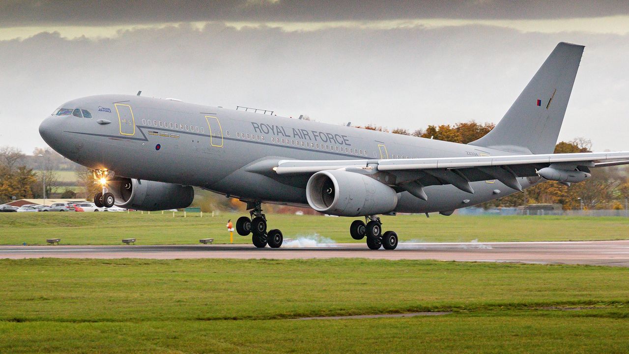 Airbus A330MRTT completes first 100% SAF test flight on both engines (MoD Crown Copyright).jpg
