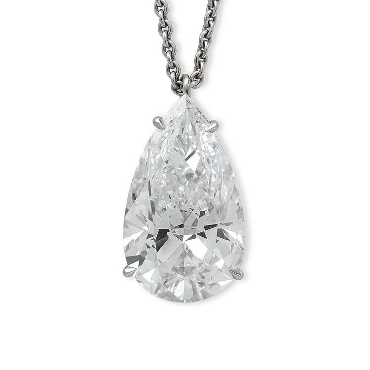 Collier solitaire diamant de 5.05 carats. Estimé entre 180 000-200-000 €.