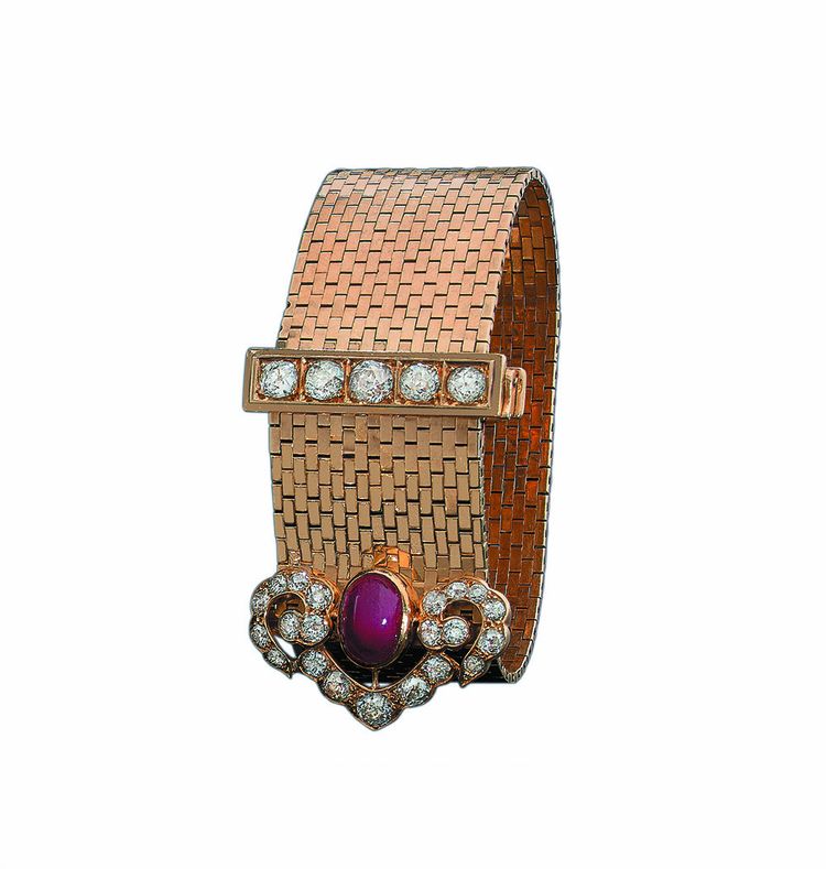 Van Cleef & Arpels bracelet rétro 'Ludo' rubis et diamants. Estimé entre 30,000-40,000 €.