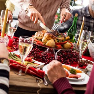 Les trois quarts des Français s'attendent à une augmentation de 15 % sur l'alimentation et de 14 % sur les boissons pour Noël.
