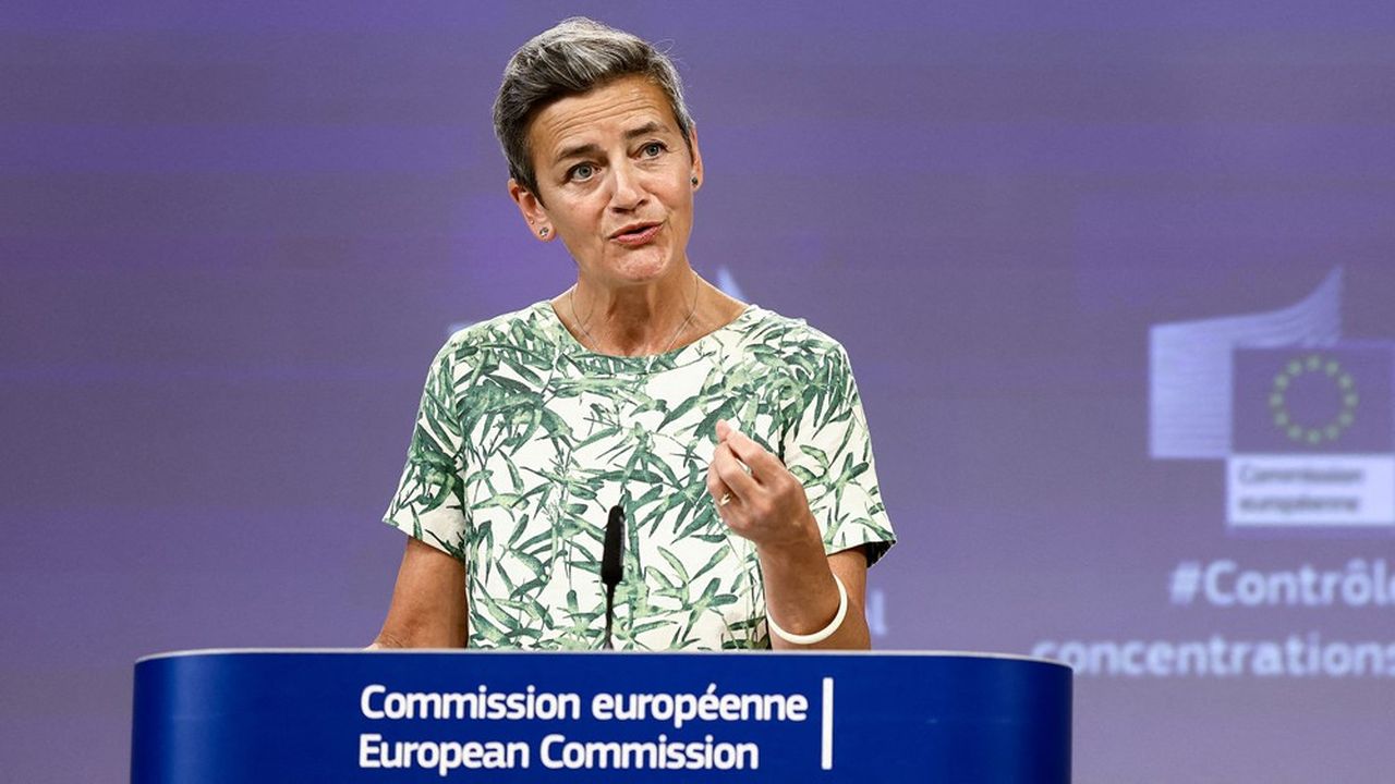 La Commission européenne (ici Margrethe Vestager, commissaire à la concurrence) examine les fusions et acquisitions d'entreprises qui dépassent un certain seuil.