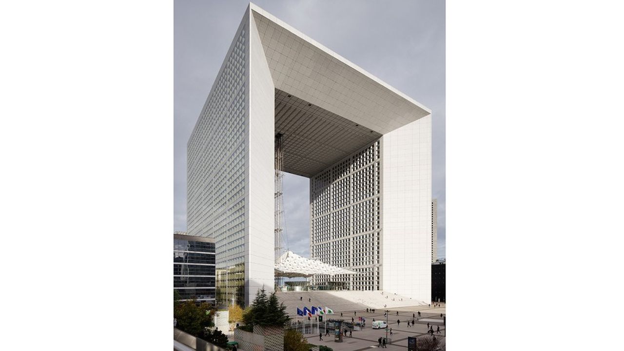 Deux sociétés d'investissement, Henderson Park, et Weinberg Capital Partners (WCP), viennent de finaliser l'achat et le remembrement du pilier nord de la Grande Arche.