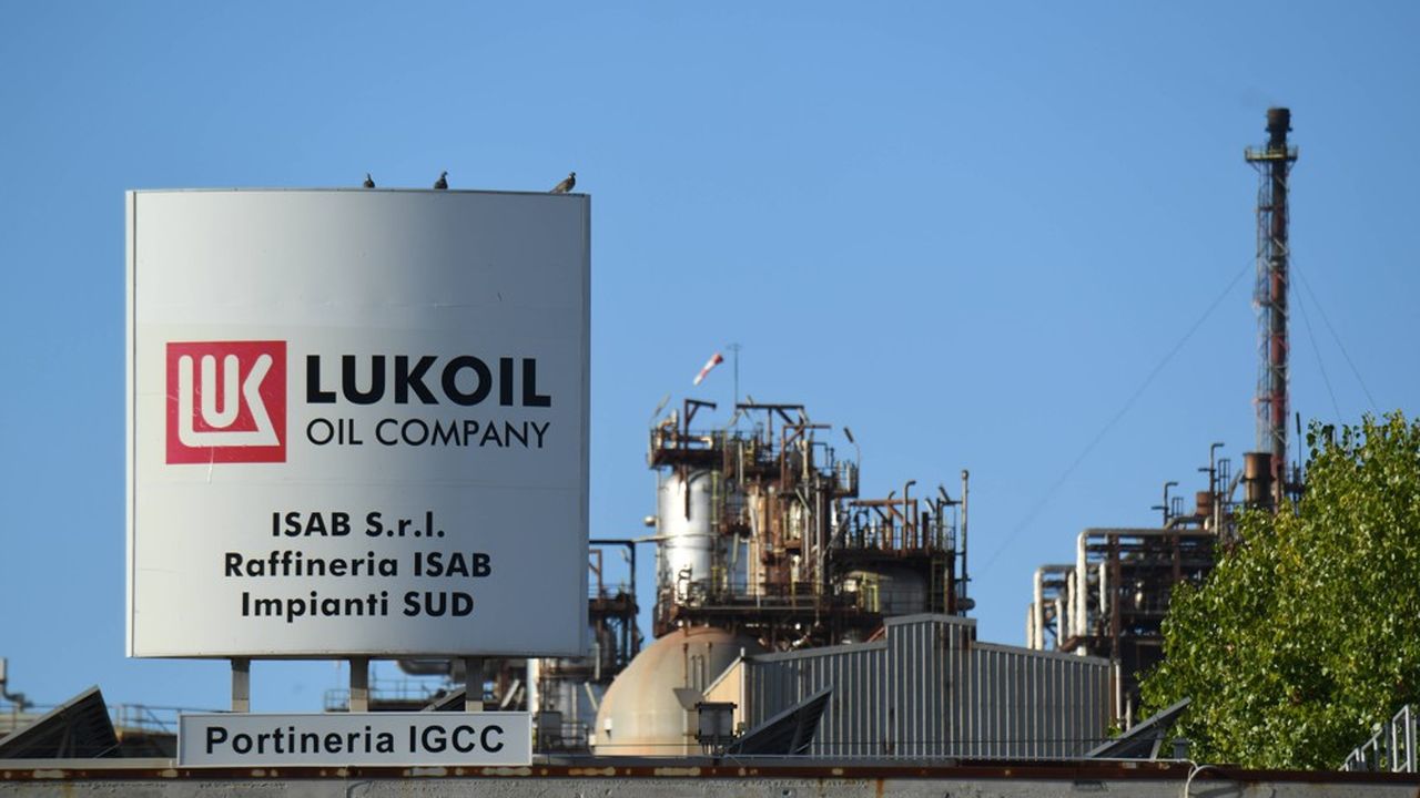 L’Italia supervisiona la raffineria strategica russa Lukoil