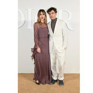 Robert Pattinson et sa compagne Suki Waterhouse au défilé Dior Men Pre-Fall 2023.