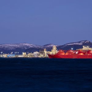 Un navire transportant du GNL sur l'île de Melkoya, en Norvège. Le pays fournit désormais 36 % du gaz livré dans l'UE.