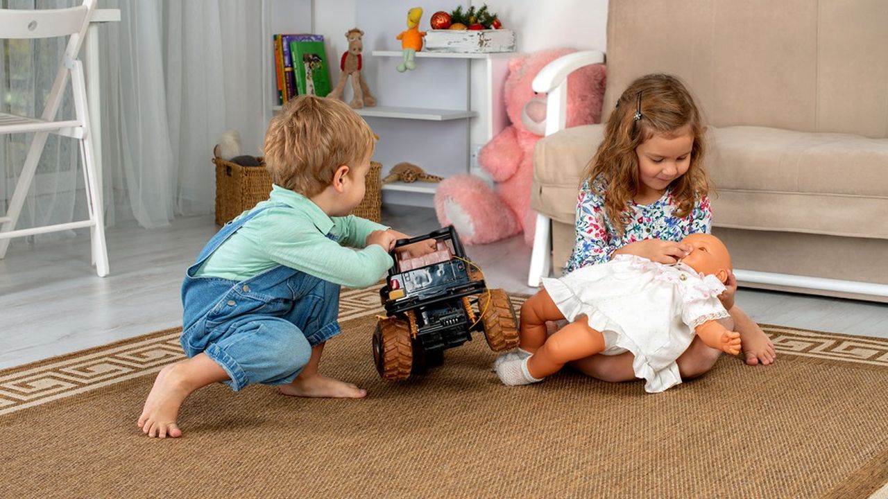 La grande majorité des publicités pour enfants restent encore très stéréotypées, avec des jouets pour garçons et pour filles.