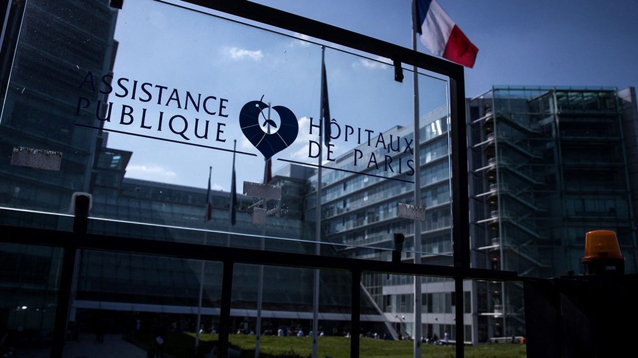 Les Hôpitaux de Paris (AP-HP) veulent recruter 2.700 infirmières par an dès 2023, soit 20 % de plus que cette année, a indiqué ce mardi le directeur Nicolas Revel, qui espère ainsi pouvoir rouvrir une partie de ses 2.000 lits fermés.