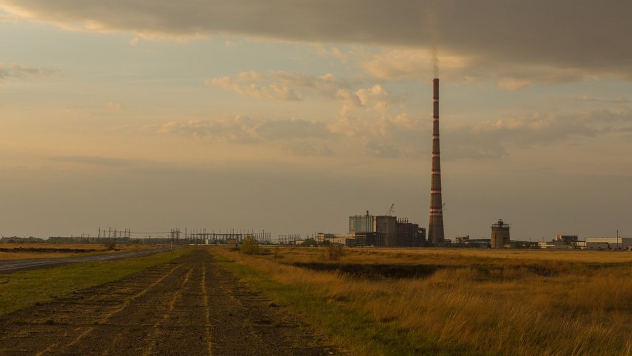 Avec une hauteur de 420 mètres, la cheminée de la centrale thermique d'Ekibastouz, au Kazakhstan, est la plus haute du monde.