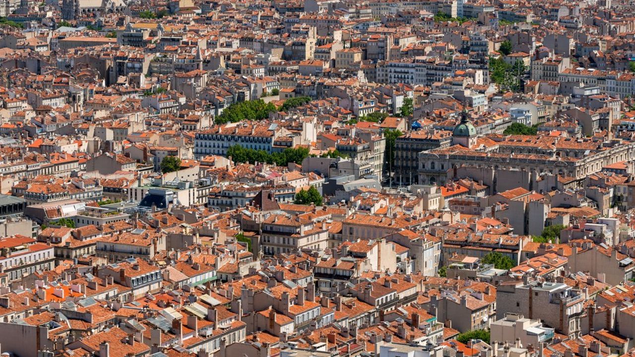 Le prix moyen des appartements à Marseille a bondi de près de 7 % cette année, selon les notaires.