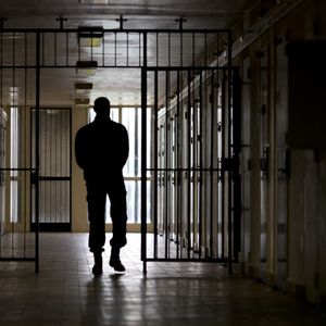 La contrôleuse générale des lieux de privation de liberté recommande de « suspendre les incarcérations » au sein de la maison d'arrêt de Bois-d'Arcy.