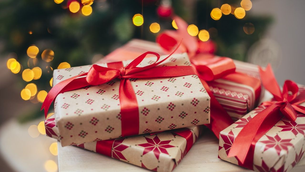 Etude: De plus en plus de Français prévoient de revendre leurs cadeaux de  Noël - Le Matin