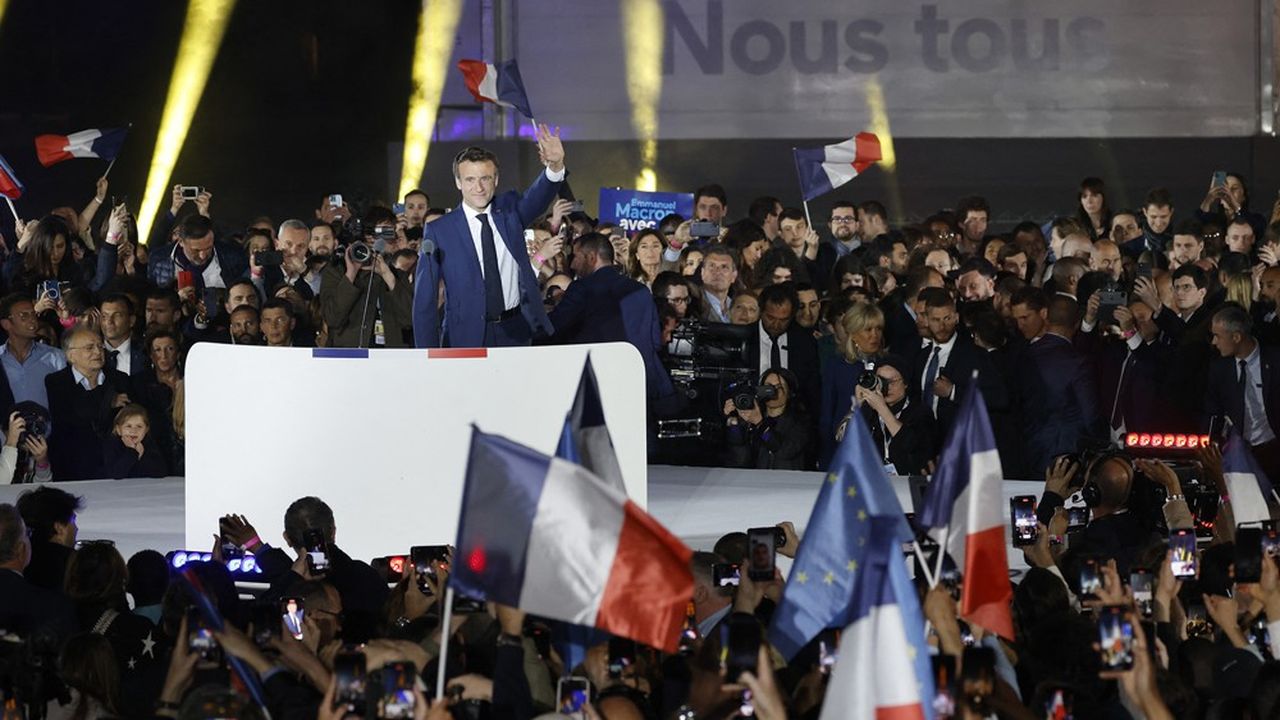 Emmanuel Macron avait annoncé durant sa campagne vouloir « porter une série de mesures, comme le conditionnement de la rémunération des dirigeants au respect des objectifs environnementaux et sociaux de l'entreprise ».
