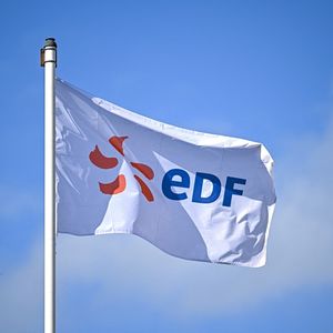 Le retrait de cote d'EDF, à 9,7 milliards d'euros, s'est imposé comme le plus gros deal de 2022.