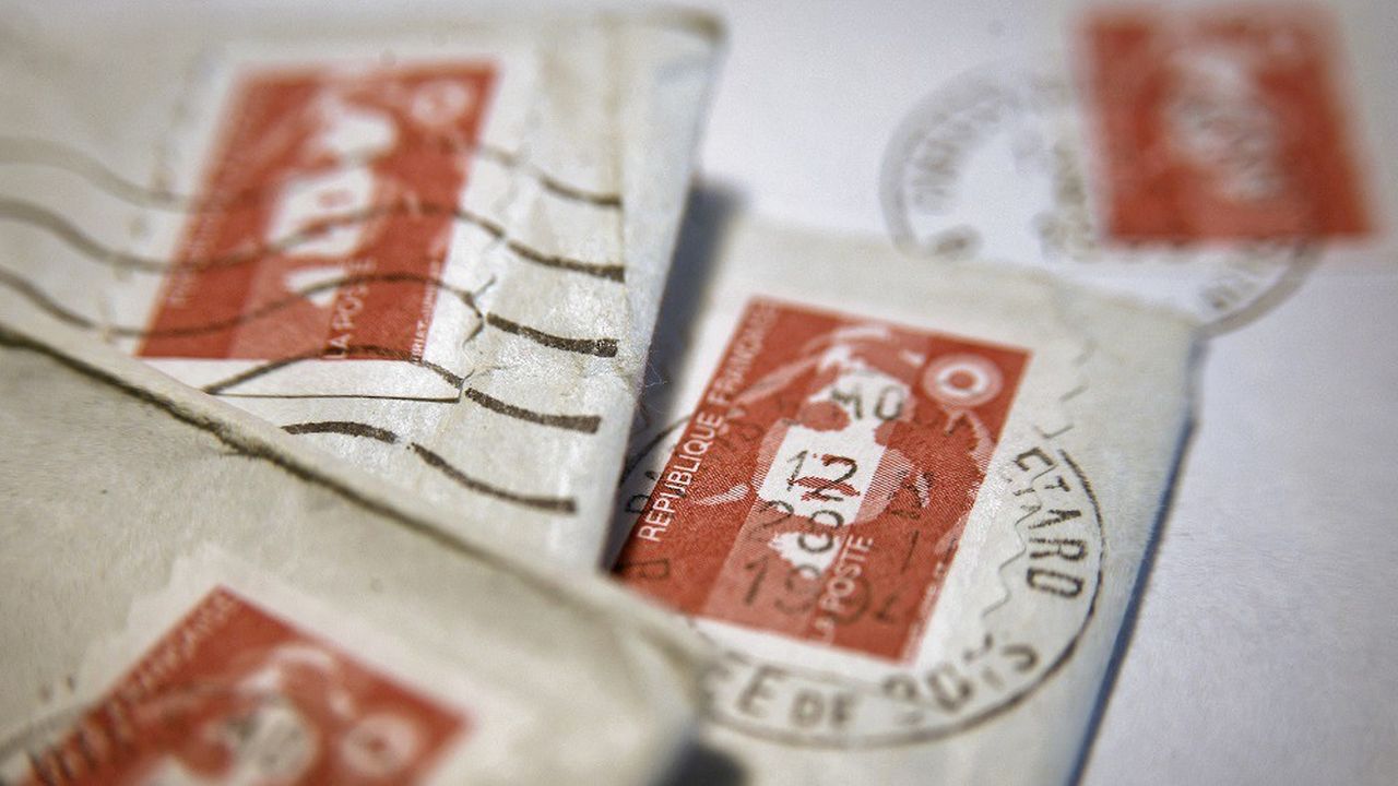 Sept questions sur la suppression du timbre rouge annoncée par La