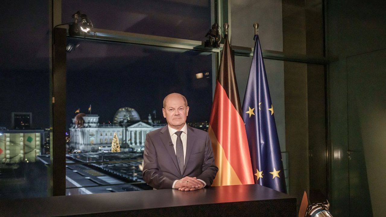 Bundeskanzlerin Schulz feiert Deutschlands Zusammenhalt… während sie die politischen Krisen zum Schuljahresbeginn abwartet
