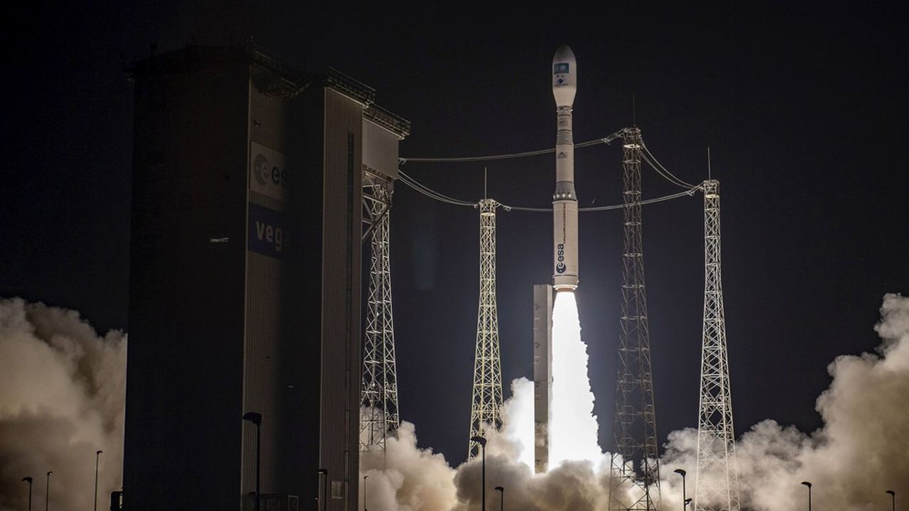 Lors de son premier vol commercial, le 20 décembre, Vega-C s'est détourné de son orbite, obligeant Arianespace à ordonner sa destruction. Arianespace n'a momentanément plus de lanceur à commercialiser.