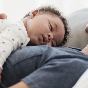 Depuis juillet 2021, les pères ont le droit à 28 jours de congé paternité, dont sept obligatoires.