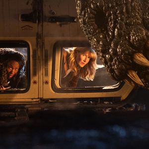 Les blockbusters « Jurassic World : le Monde d'après », « Top Gun : Maverick » et « Avatar 2 » ont soutenu la reprise de la fréquentation des salles de cinéma.