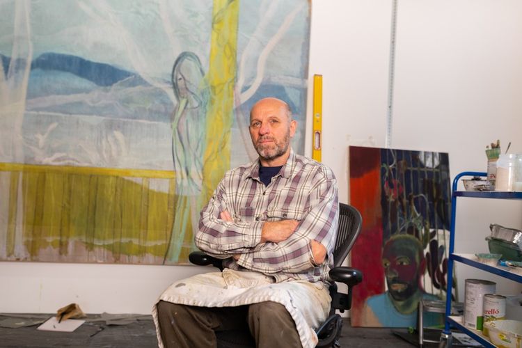 Peter Doig dans son atelier.