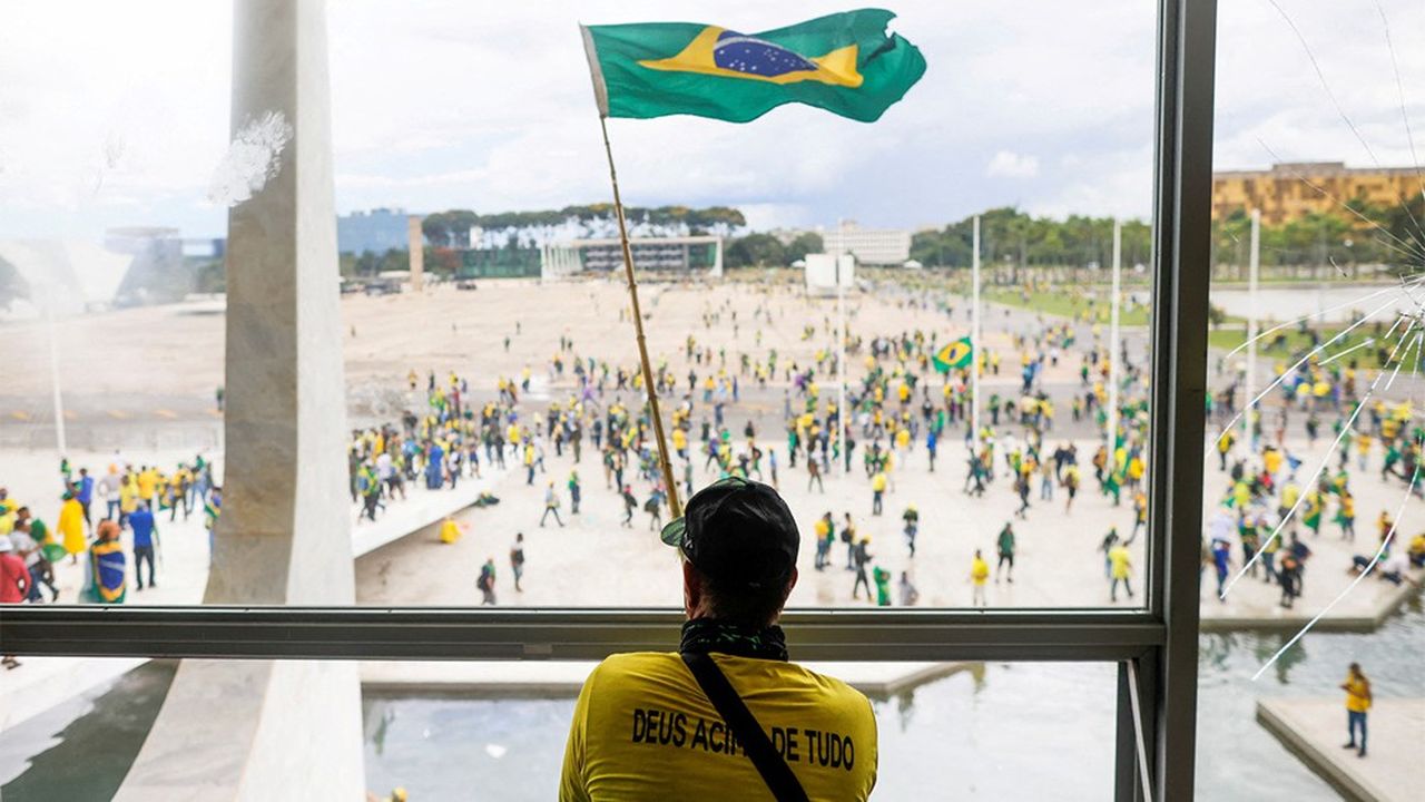 Emeutes au Brésil : le coup de force des bolsonaristes en images