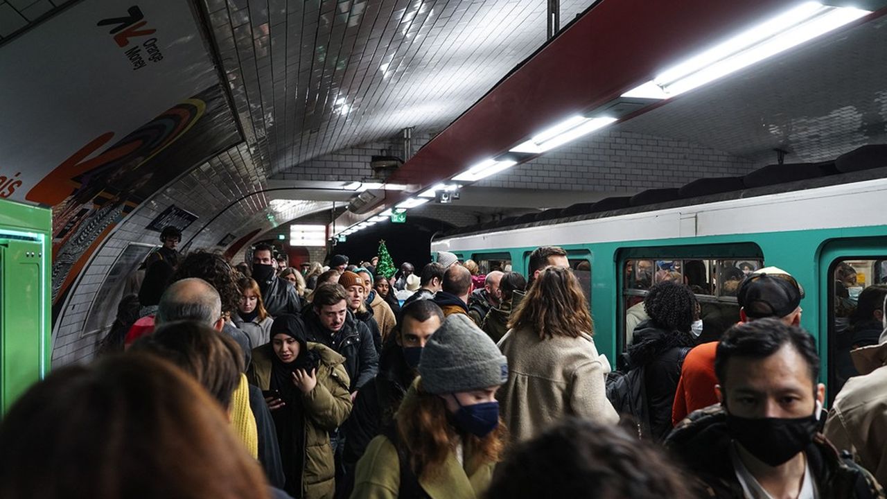 A Paris, la production globale de métros est officiellement de 96 % du niveau nominal sur les neuf premiers jours de janvier. Mais quelques lignes affichent des performances inférieures à la moyenne.