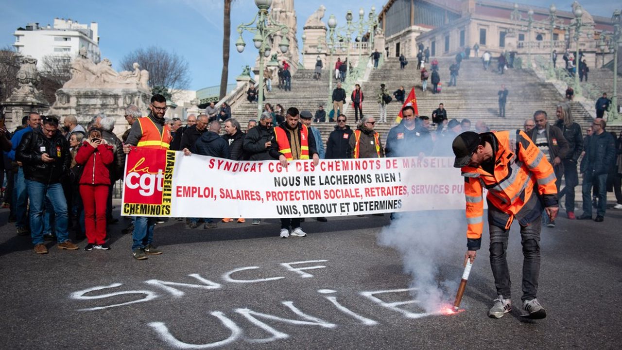 La longue grève de décembre 2019 et janvier 2020 avait été très suivie à la SNCF. L'objet était déjà la réforme nationale des retraites et elle coïncidait avec la fin des embauches « au statut » dans le groupe ferroviaire.