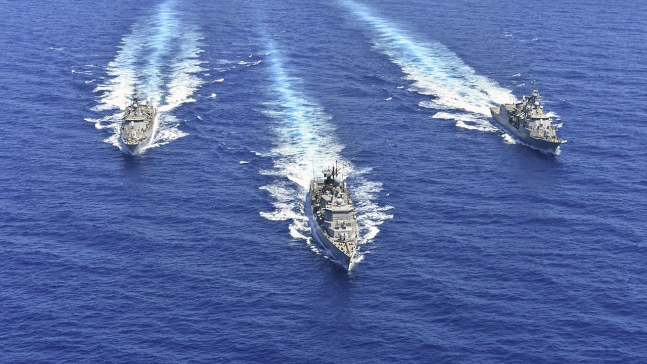 Baptisé « Lightning », l'exercice vise notamment à préparer « des attaques sur des flottes ennemies et à reprendre des territoires occupés ».