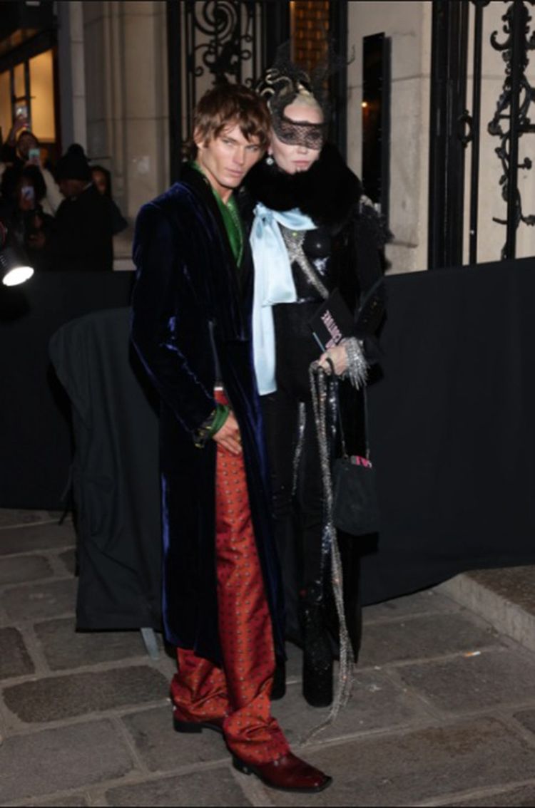 Jordan Barret et Daphne Guinness au défilé Jean Paul Gaultier haute couture.