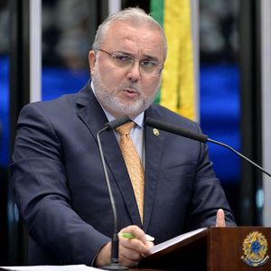 Avocat et économiste de formation, Jean-Paul Prates devient à 54 ans le nouveau patron de Petrobras.
