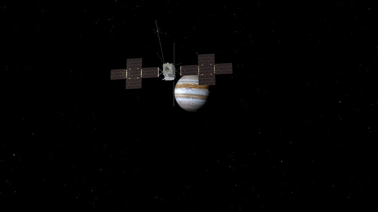 Vue d'artiste de la sonde Juice en orbite autour de Jupiter. L'engin spatial possède une masse totale de 5,1 tonnes, dont 2,9 tonnes de carburants et 285 kg d'instrumentation scientifique.