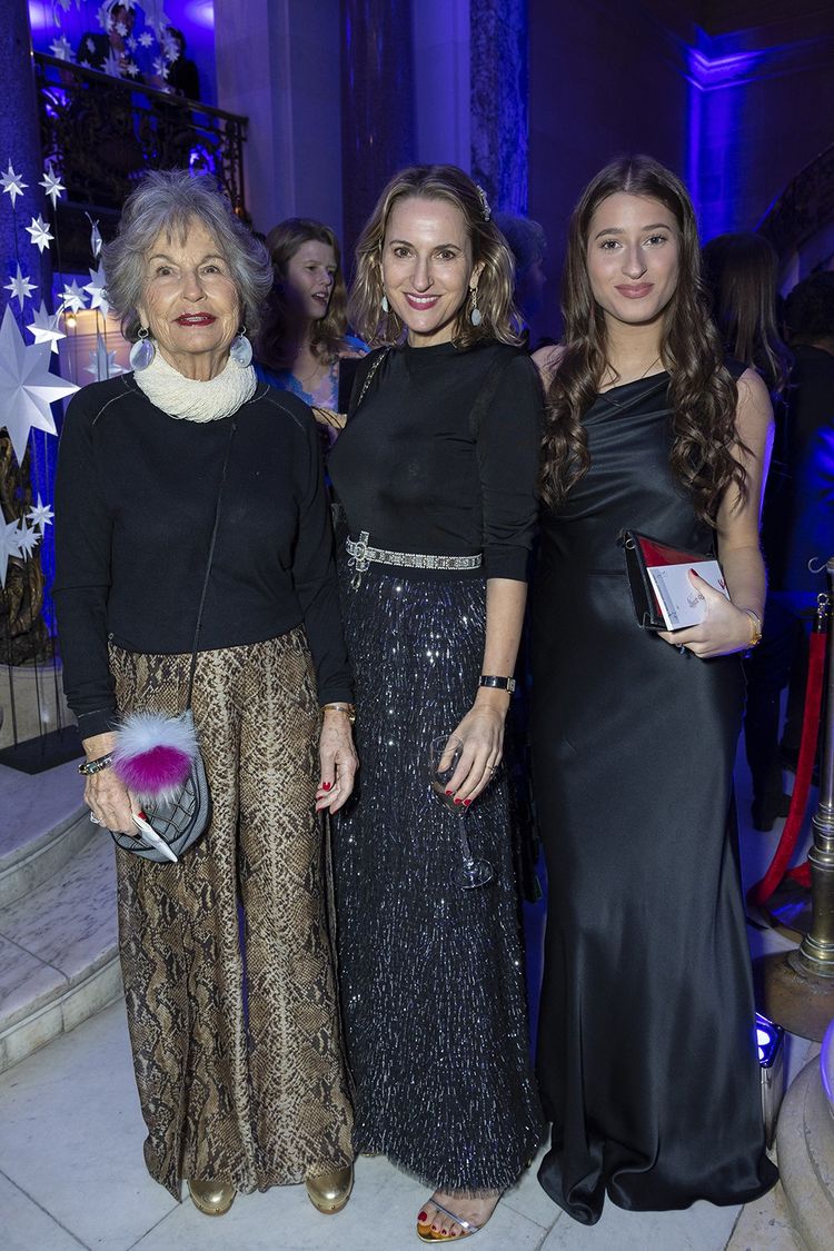 Isabelle, Christine et Alma Al-Bader d'Ornano.