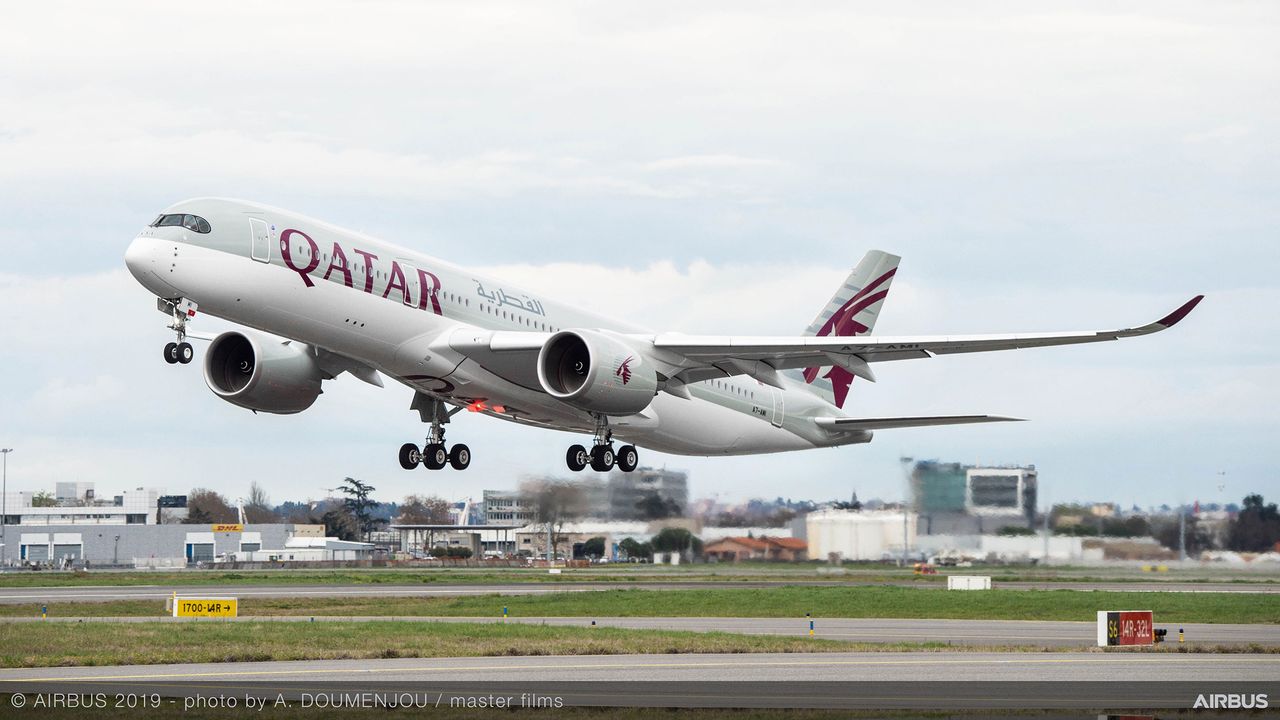 A350-900-Qatar-Airways-MSN214-take-off.jpg