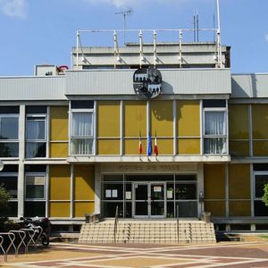Le maire d'Arcueil a annoncé le retrait des délégations de deux conseillères municipales de la majorité.