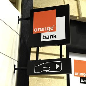 Les banques françaises réfléchissent à consolider leur banque en ligne avec les 2,6 millions de clients d'Orange Bank.