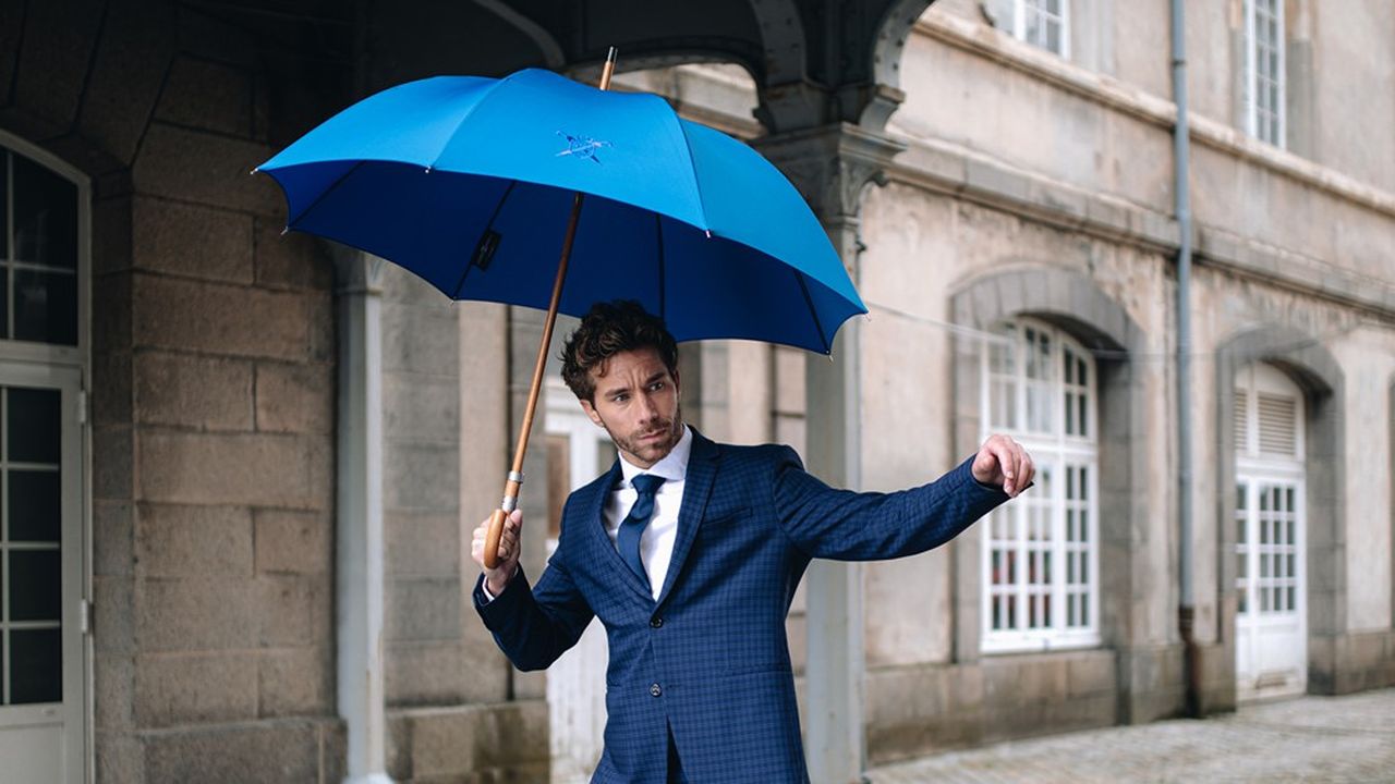 Le parapluie de Cherbourg, fabriqué dans la cité du Cotentin depuis 1986.