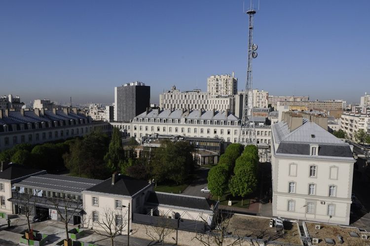 Locaux historiques et actuels, situés sur le boulevard Mortier, Paris 20e. En 2028, le siège de la DGSE déménagera à Vincennes.