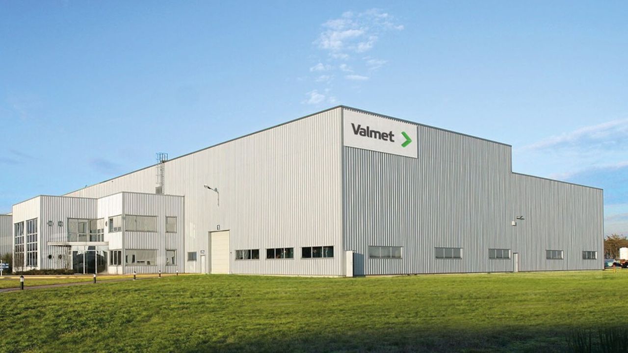 L'usine Valmet à Cernay emploie 103 salariés. Elle est spécialisée dans le garnissage, la maintenance et le reconditionnement de rouleaux utilisés par des fabricants de papier.