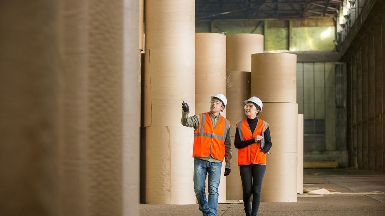 Les offres d'emploi de cadres dans l'industrie déposées sur Apec.fr ont progressé de 10 % au quatrième trimestre 2022 sur un an.