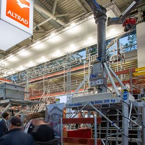 Altrad a signé ou finalisé onze acquisitions au cours de son exercice 2021-2022, clos le 31 août dernier, soit un chiffre d'affaires additionnel de 1,8 milliard d'euros et 20.000 collaborateurs supplémentaires.