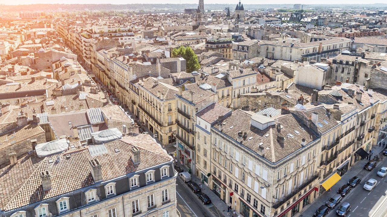 Avec les revenus de sa retraite de base, un retraité pourra seulement s'offrir 15 m2 à Bordeaux vu les conditions d'emprunt, et 6 m2 à Paris.