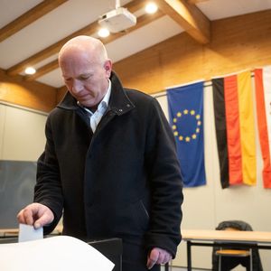 La large avancée du candidat de la CDU, Kai Wegner, le met en position de lancer des négociations de coalition.