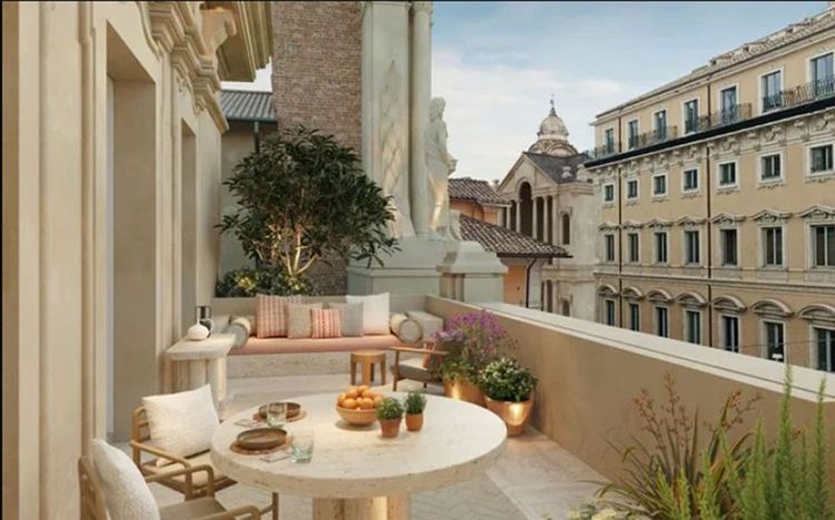 La terrasse d'une chambre au Six Senses à Rome.