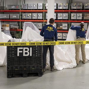 Les équipes du FBI inspectent les débris du ballon chinois interceptés au-dessus des Etats-Unis, le 9 février 2023.