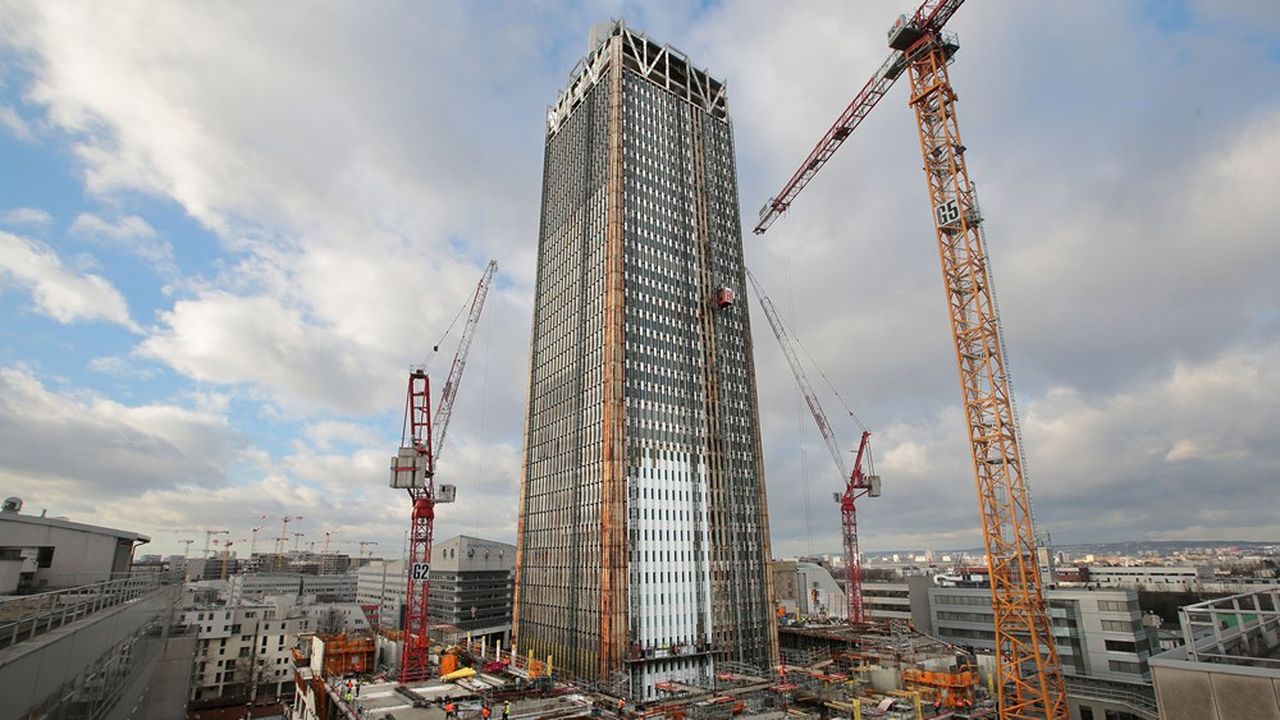 L'emblématique tour Pleyel, autrefois immeuble de bureaux, va être transformée en hôtel 4 étoiles.