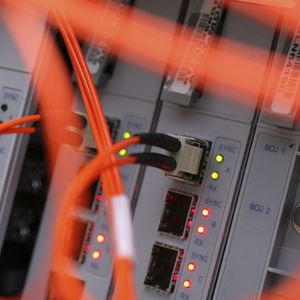 Orange réclame depuis des années la hausse des tarifs de dégroupage du cuivre afin, plaide-t-il, de couvrir les frais d'entretien du réseau sur lequel repose l'ADSL.