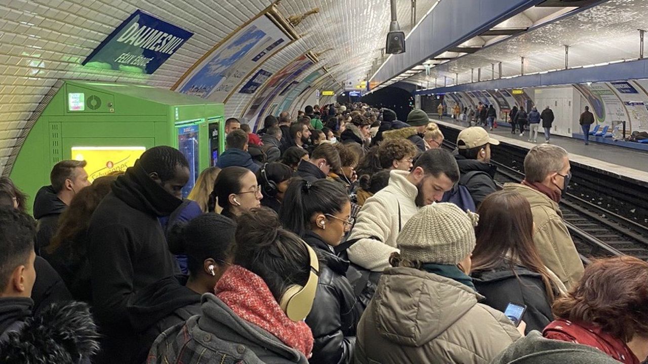 Le quai de la ligne 8 au niveau de la station Daumesnil, le 25 janvier à 20h, à Paris.