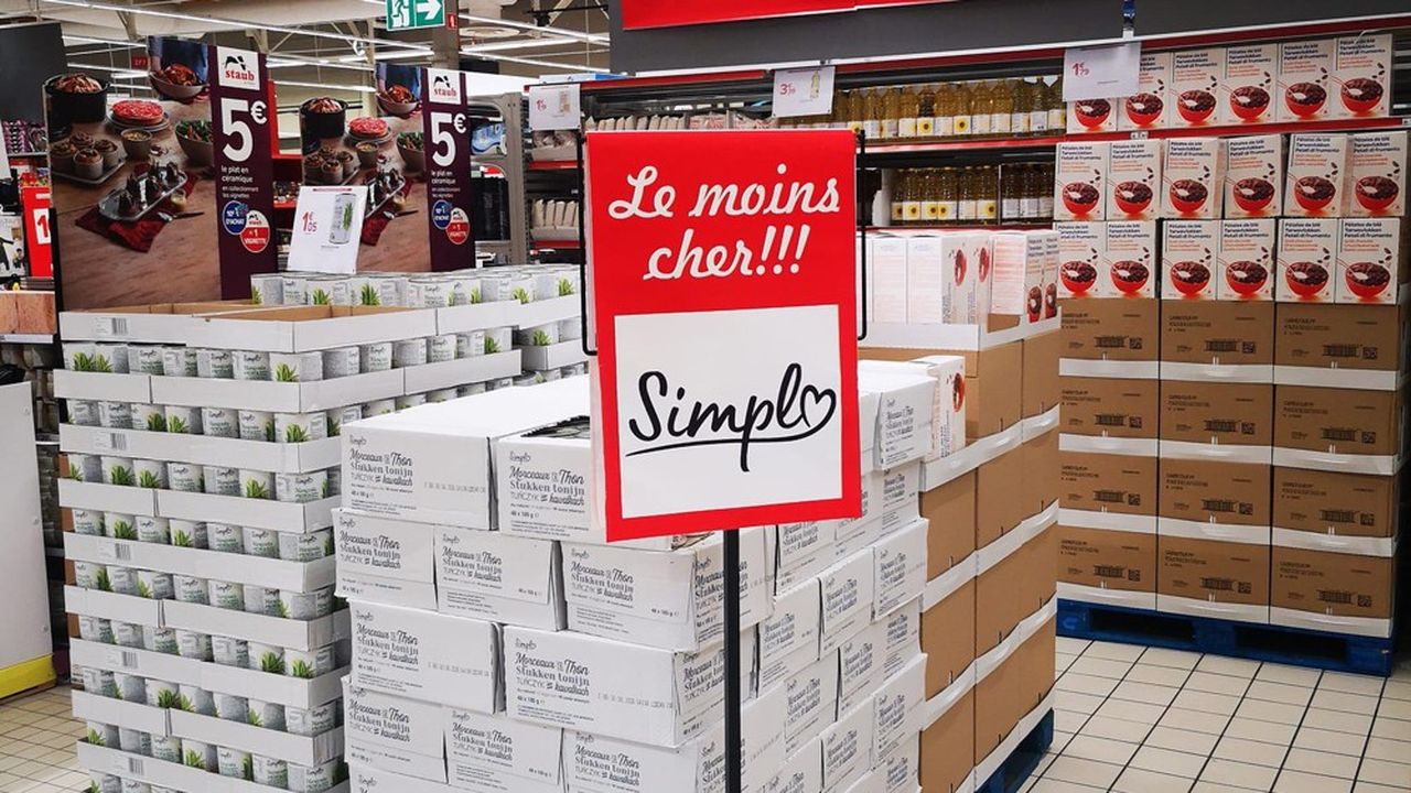 Avec l'inflation, Carrefour développe ses marques propres, dont son label premier prix Simpl.