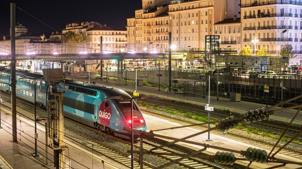 La CFDT-Cheminots, quatrième syndicat représentatif de la SNCF, a lancé ce lundi un appel à la grève reconductible à partir du 7 mars, rejoignant ainsi la CGT, l'Unsa et SUD-Rail.