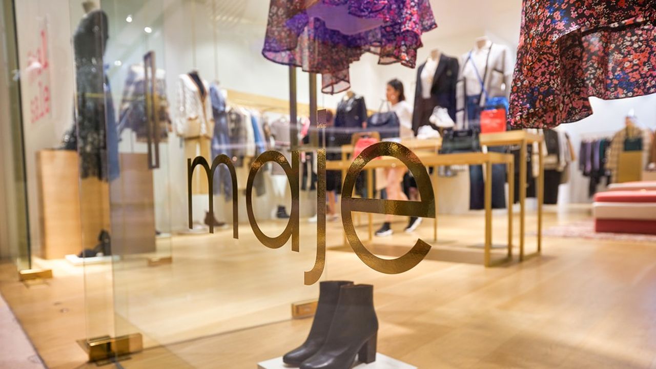 Boutique Maje à Singapour, la marque symbole du chic parisien accessible appartient au groupe SMCP.